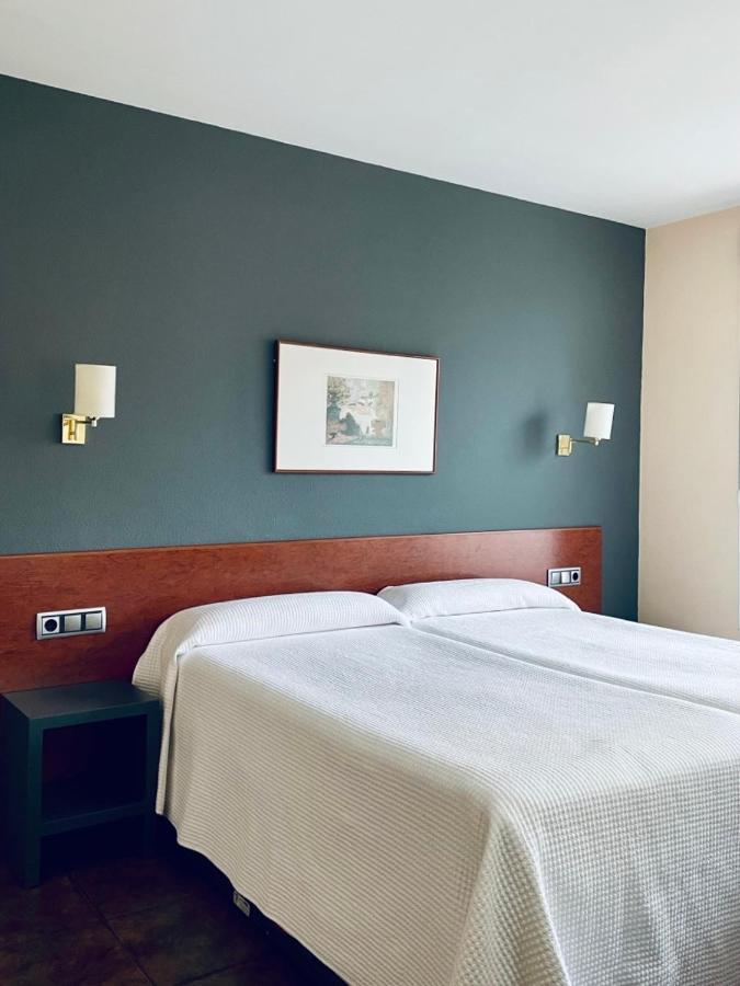 Hotel Yerri Естеля Екстериор снимка