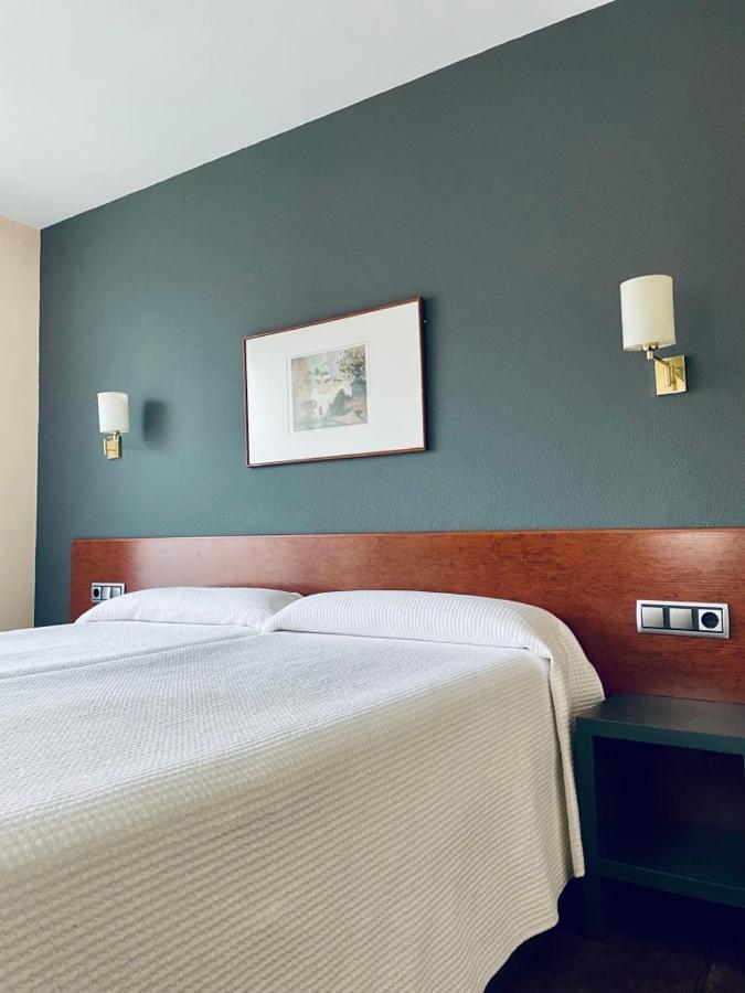 Hotel Yerri Естеля Екстериор снимка