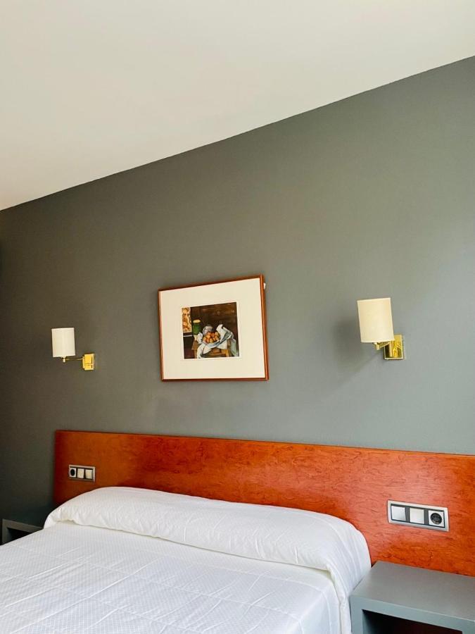 Hotel Yerri Естеля Екстериор снимка