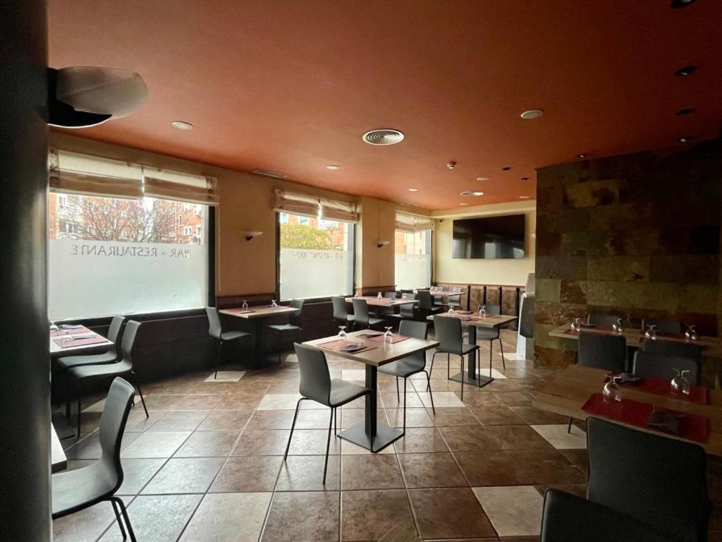 Hotel Yerri Естеля Екстериор снимка