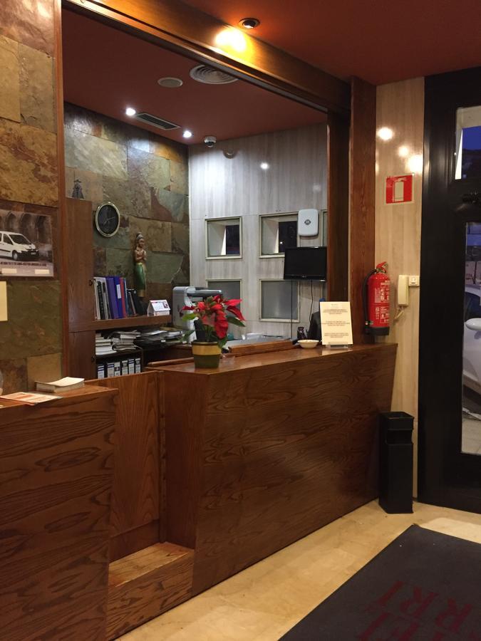 Hotel Yerri Естеля Екстериор снимка