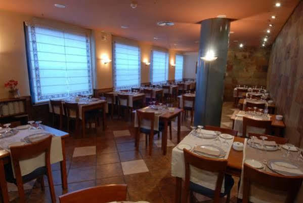 Hotel Yerri Естеля Екстериор снимка